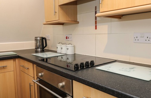 St. Ann's Chapel Cottage | VALLEY LODGE 33, pet friendly, with hot tub in Gunnislake