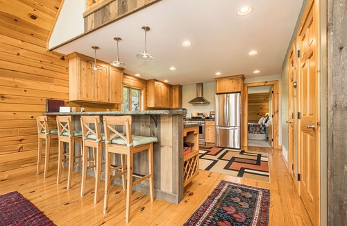 McHenry House | Valley Lodge | Stunning Log Home, On Golf Course!