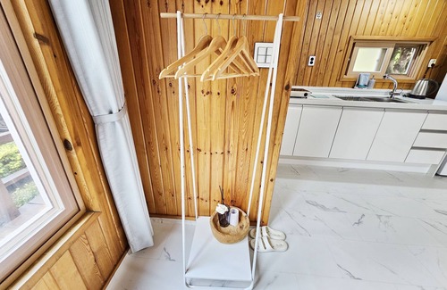 Seogwipo City House | Valley Log Pension