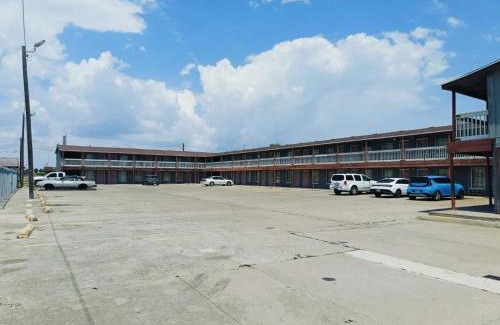 Central City Hotel | Valley Motel By Townhouse Corpus Christi Near Airport I 37