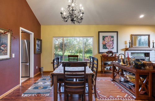 Kenwood House | Valley of the Moon by AvantStay | Tranquil Escape, Large Yard, Hot Tub, Fire Pit