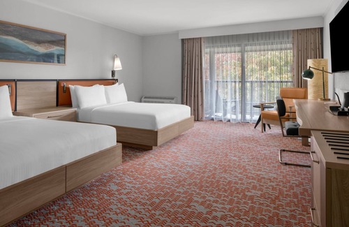 Central Oregon Hotel | Valley River Inn