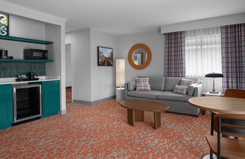 Central Oregon Hotel | Valley River Inn