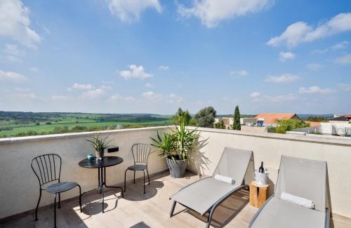 Mateh Yehuda Cabin | Valley Suites