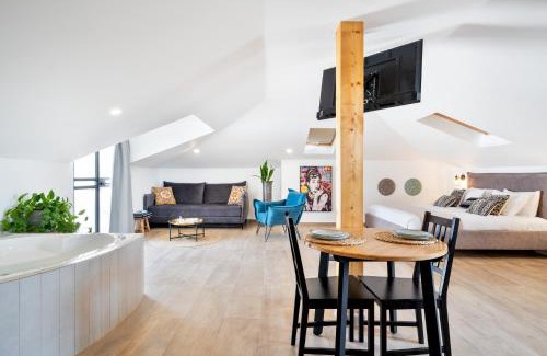 Mateh Yehuda Cabin | Valley Suites