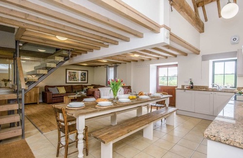 Bradbourne House | Valley View Barn - LUXURY DETATCHED BARN - DERBYSHIRE - Sleeps up to 14 persons