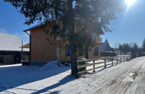 Risca House | Valley View Cabin