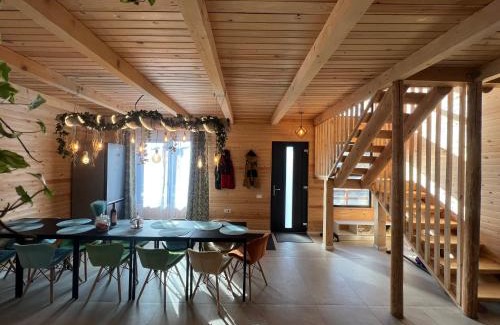 Risca House | Valley View Cabin