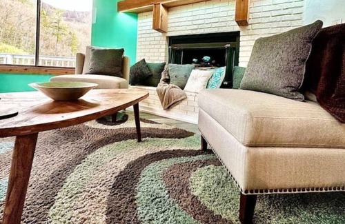 Sevierville Ski Chalet | Valley View / Chalet in the Smokies