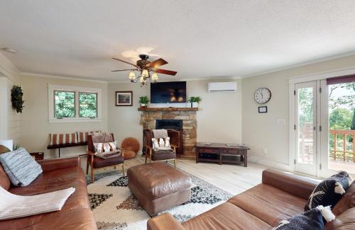 Waynesville House | Valley View Cottage