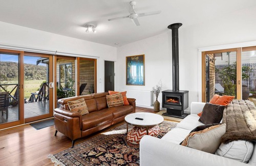 Bambra House | Valley View Escape ID: AI213
