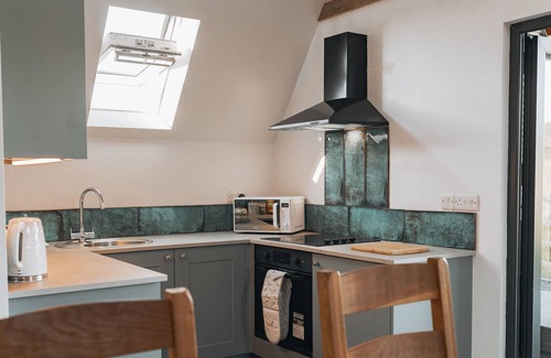 Llandysul Cottage | Valley View Hideaway - a cabin that sleeps 4 guests in 2 bedrooms