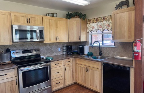 Red River Cabin | Valley View in the Upper Valley