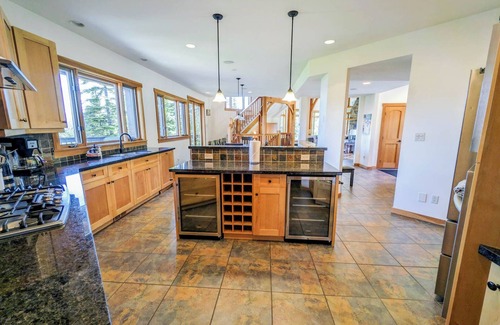 Golden Ski Chalet | Valleyview Chalet: 5-bedroom luxury mountain homen