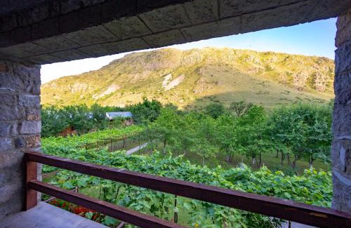 Vardzia Hotel | Valodia's Cottage