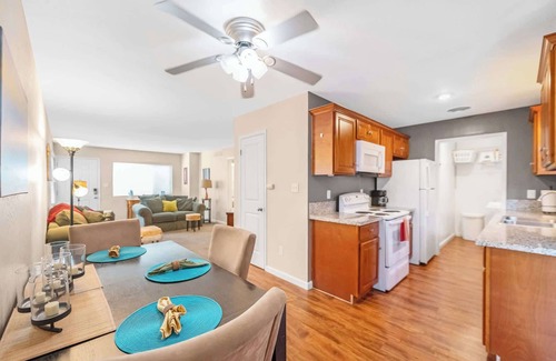 Visalia Apartment | Value for Long Stays, Walk to Med Center, Downtown