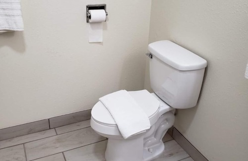 Salina Hotel | Value Inn & Suites