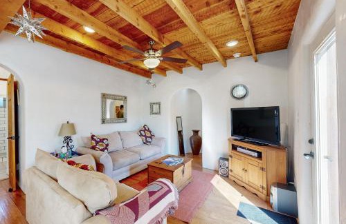 Taos House | Valverdo Oasis