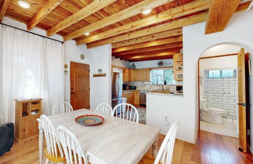 Taos House | Valverdo Oasis