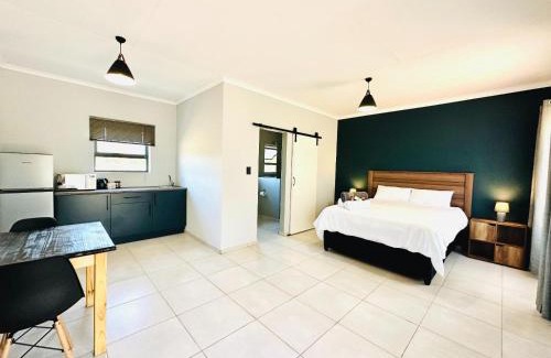 Thabazimbi Cabin | ValView Guest Lodge