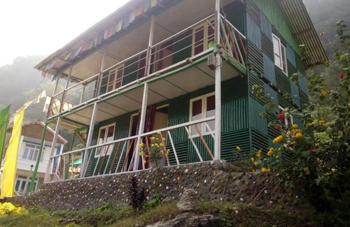 Pedong House | Vamoose Green Valley Village Resort