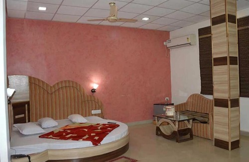 Pachmarhi Hotel | Vamoose Natraj