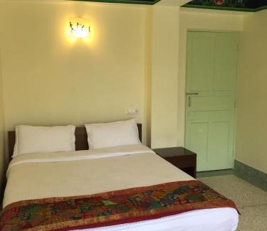 Sungava House | Vamoose Pegs