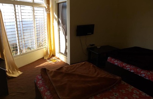 Ghoom House | Vamoose Silver Pine Homestay