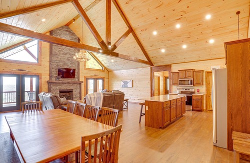 Van Buren Cabin | Van Buren Vacation Rental < 1 Mi to Big Spring!