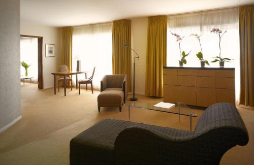Roissy-en-France Hotel | Van der Valk Hotel Paris CDG Airport