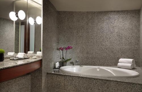 Roissy-en-France Hotel | Van der Valk Hotel Paris CDG Airport