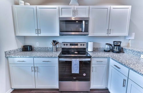 Inverness House | Van Gog House 2bed 2bath Centrally Located