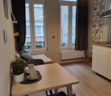 Jewish Quarter Apartment | Van Lerius studio