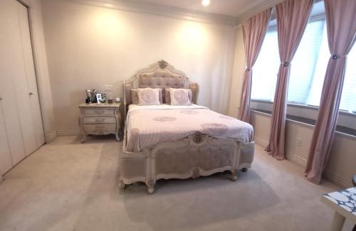 Kerrisdale House | Van Nest near YVR UBC Downtown