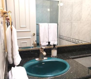 Kerrisdale House | Van Nest near YVR UBC Downtown