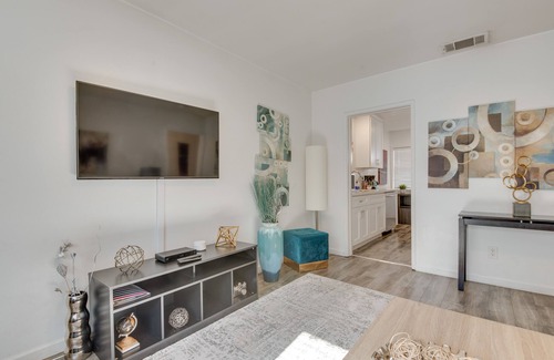 Sherman Oaks Apartment | Van Nuys Abode w/Patio, 7 Mi to Universal Studios