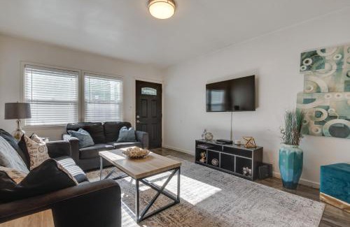 Sherman Oaks Apartment | Van Nuys Abode with Patio, 7 Mi to Universal Studios