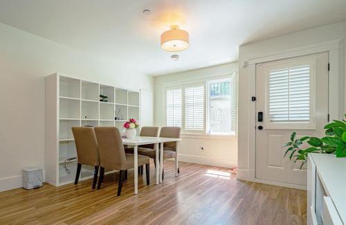 Dunbar House | Van West Serene Retreat Close to UBC and Downtown