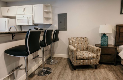 Sitka Condo | Vance Towers Studio Rental in Downtown Sitka