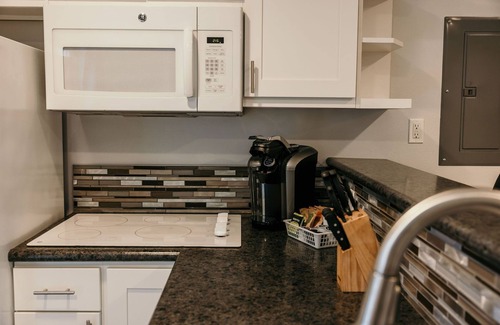 Sitka Condo | Vance Towers Studio Rental in Downtown Sitka