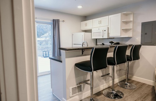 Sitka Condo | Vance Towers Studio Rental in Downtown Sitka