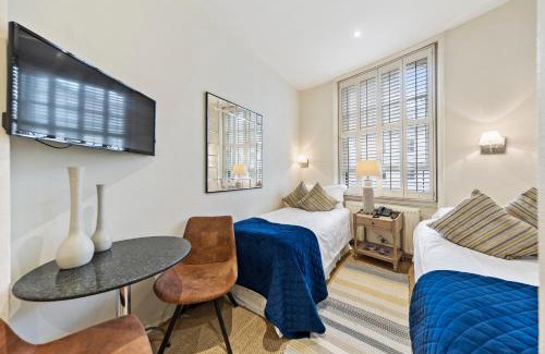 Lancaster Gate Hotel | Vancouver Hotel and Studios