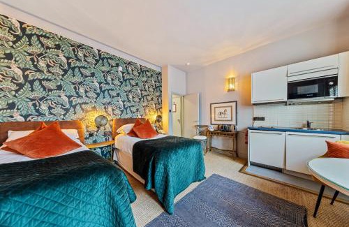 Lancaster Gate Hotel | Vancouver Hotel and Studios