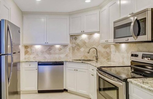North Naples Condo | Vanderbilt Beach 7th Heaven -7th-floor Oceanview - Steps from 2 beaches