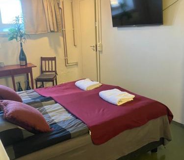 Loviisa Apartment | Vanha Kanttorila ,Huone B pohjakerroksessa