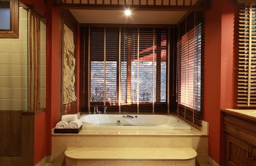 Hang Dong Hotel | Vanilla Hill