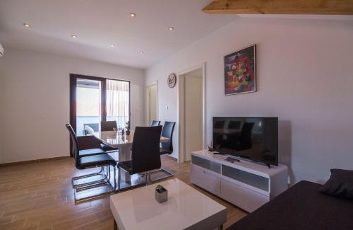 Komiza Apartment | Vanja