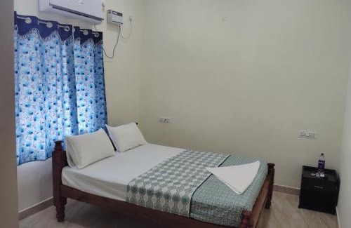 Kanchipuram Hotel | Varadhar Guest House