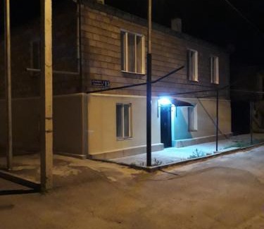Akhaltsikhe House | Vardzia in 15