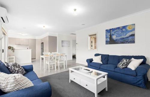 North Geelong House | Varee - Stylish and Newly Renovated